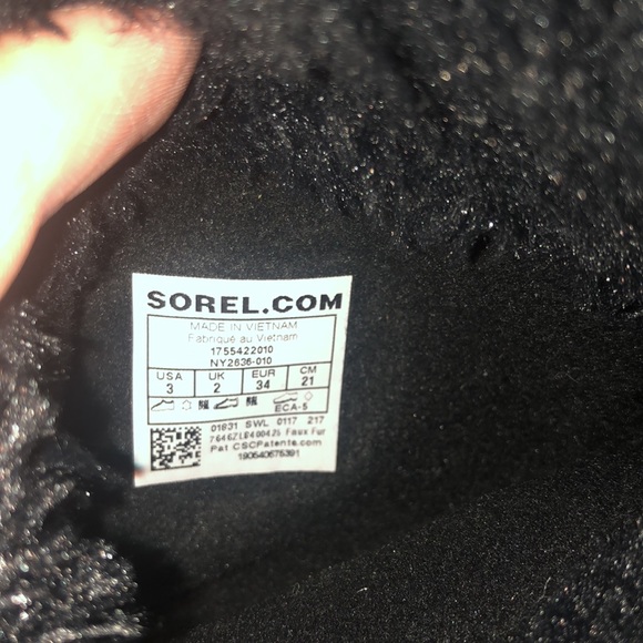 Black girl Sorel - Picture 3 of 3